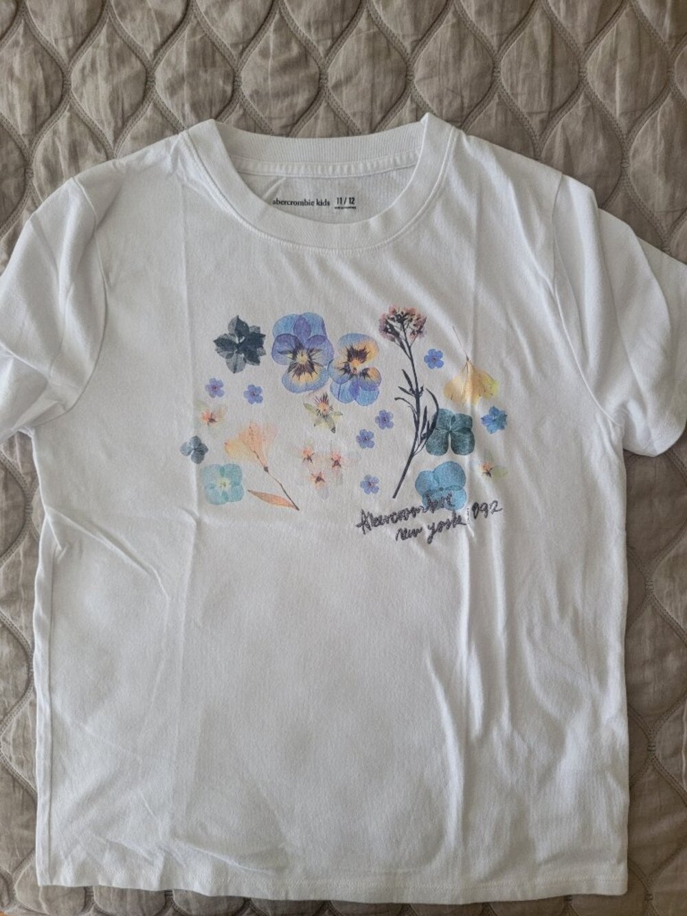 NWOT Abercrombie kids girls t-shirt with floral print, s.11-12